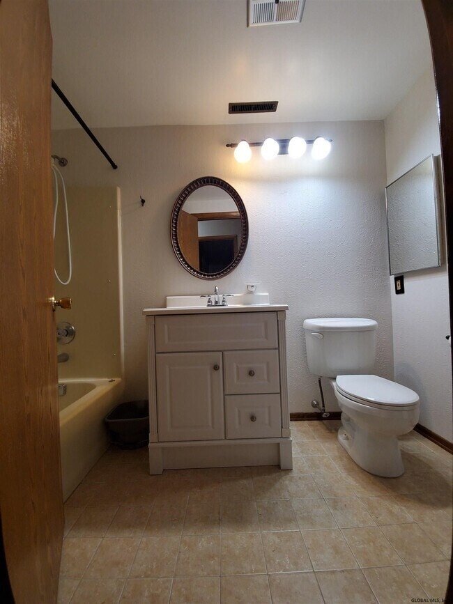 Building Photo - 120 Victory Way