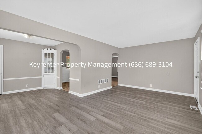 Building Photo - Charming Rehabbed 2-Bedroom Home