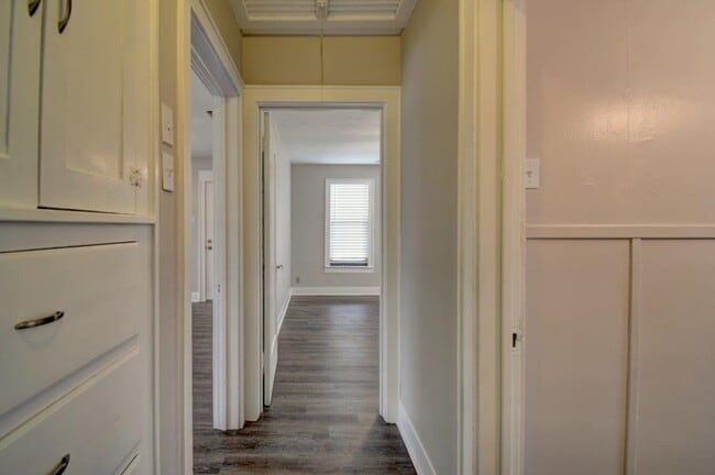 Building Photo - 1707-B Main St