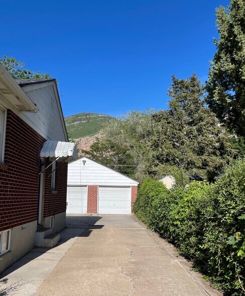 Building Photo - 2356 Tyler Ave
