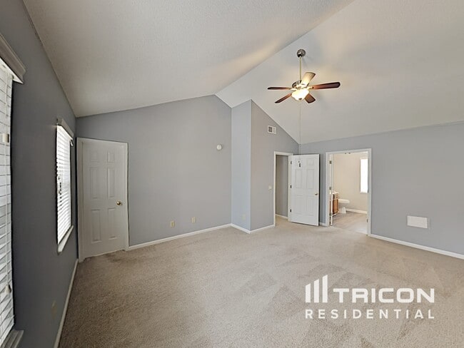 Building Photo - 210 Glen Rose Cir