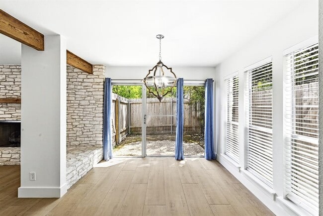 Building Photo - 6202 Laurel Valley Dr