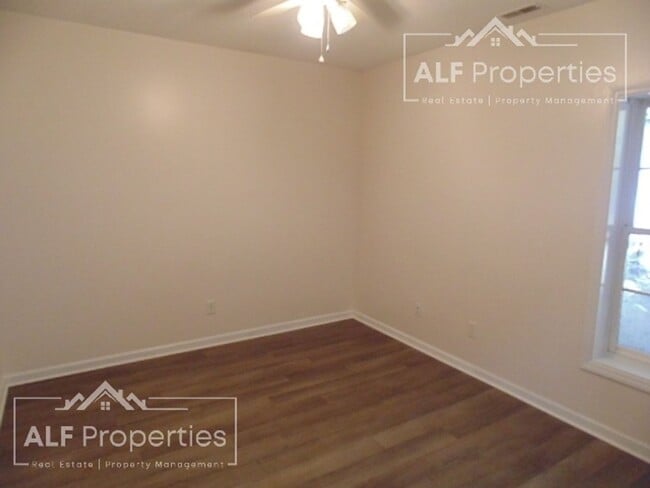 Building Photo - For Rent – Newly Renovated 2BR/1BA