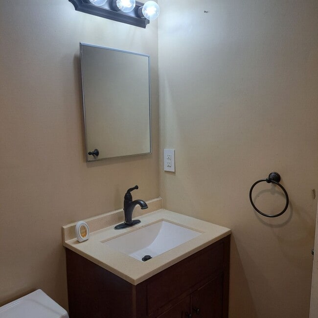 Building Photo - 510 14th St