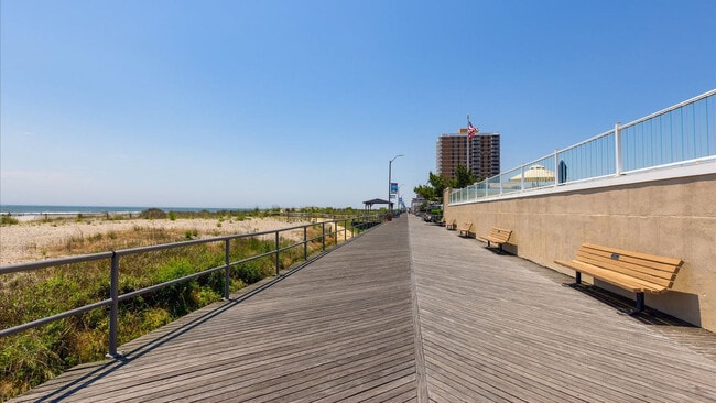 Building Photo - 27 S Oakland Ave