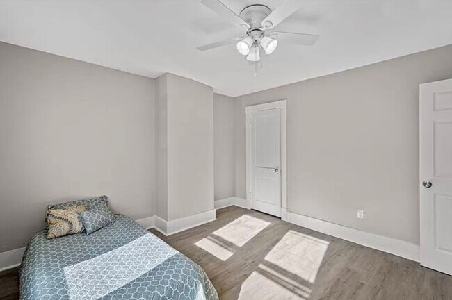 Building Photo - gle2905