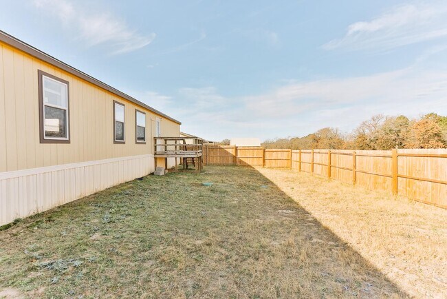 Building Photo - 19757 County Rd 4118