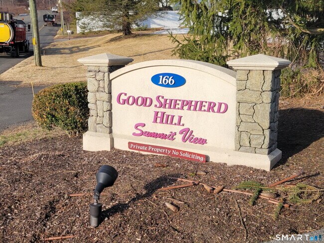 Building Photo - 166 Old Brookfield Rd