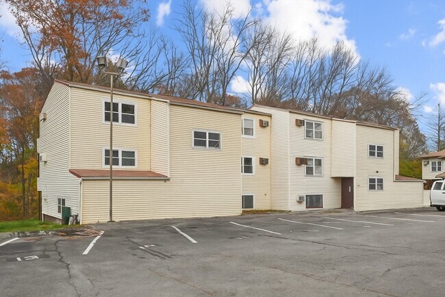 Primary Photo - 18 Mason Ct