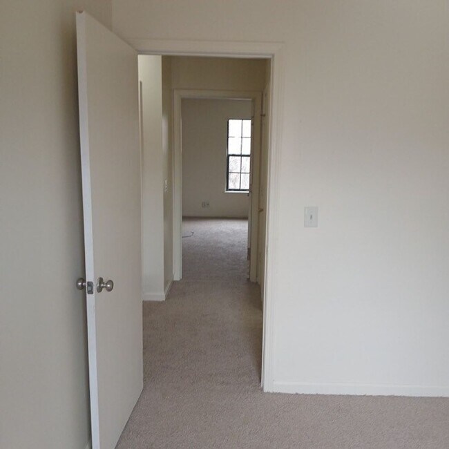 Building Photo - 2514 Old Russellville Pike