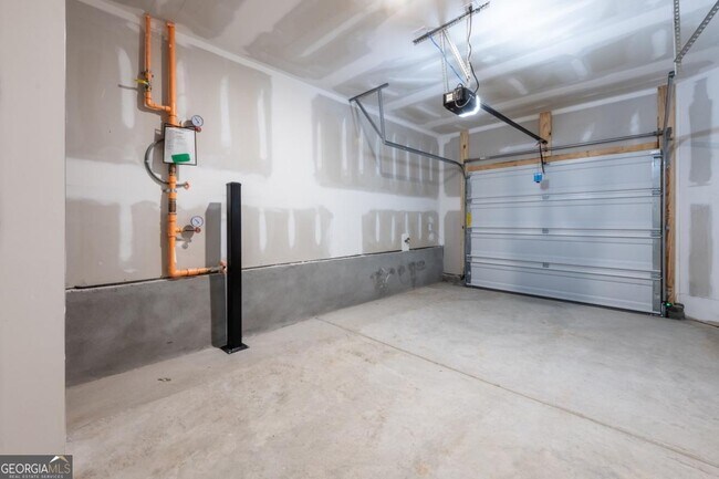 Building Photo - 5542 Highland St