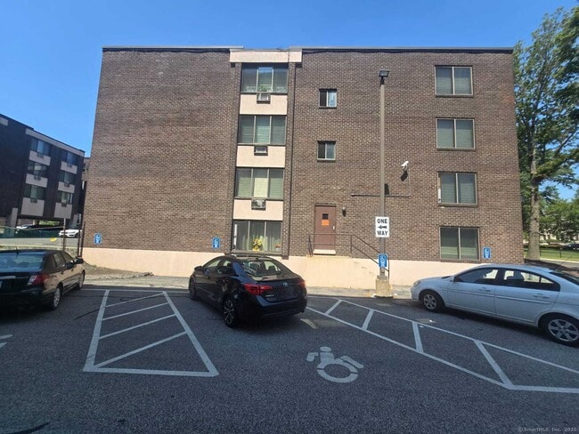Building Photo - 1021 Asylum Ave