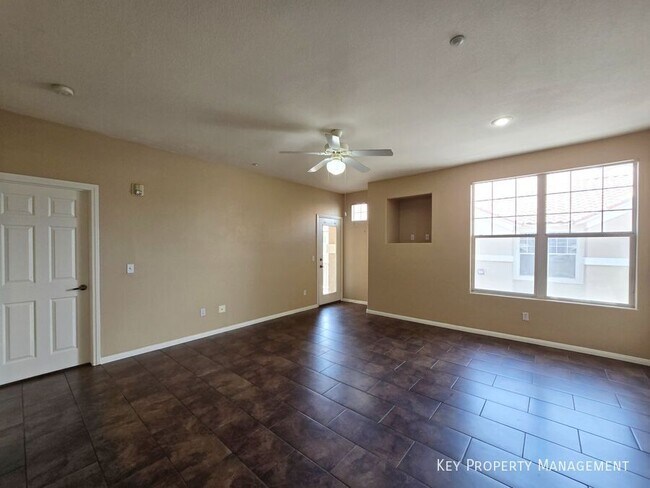 Building Photo - 5855 Valley Dr