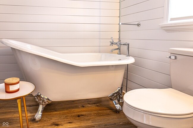 Building Photo - 388 W Pearl St