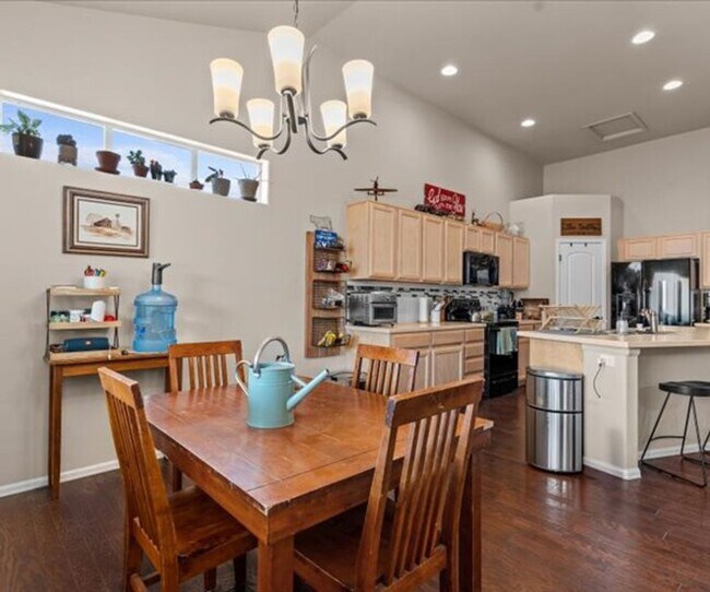 Building Photo - Modern 4-Bedroom Home in Desirable Promontory Neighborhood - Pet Friendly