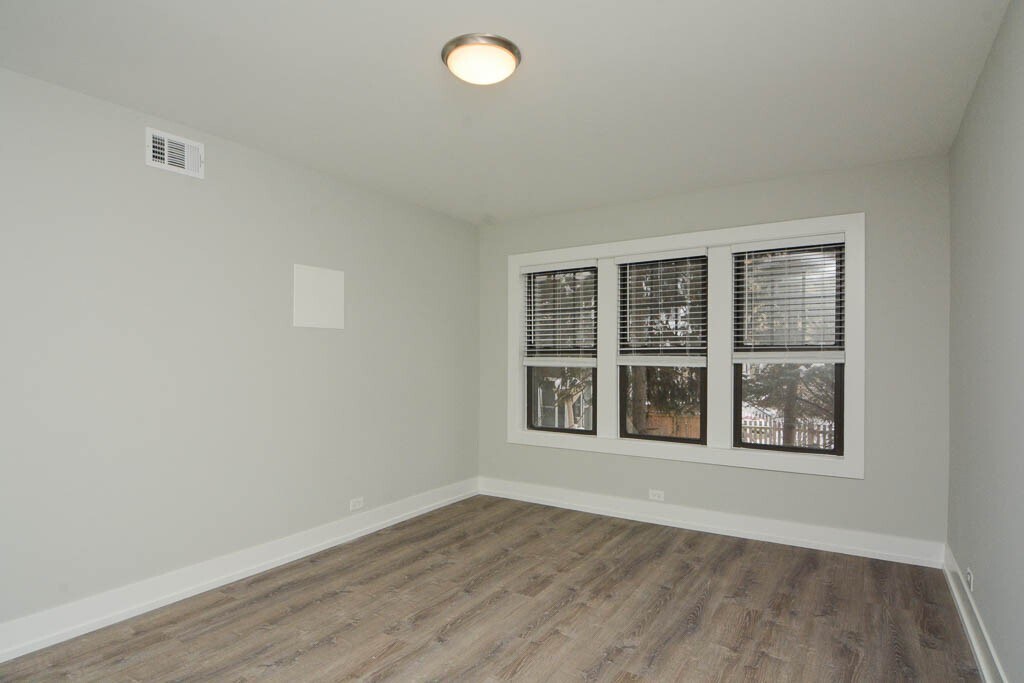 Building Photo - 1131 Maple Ave