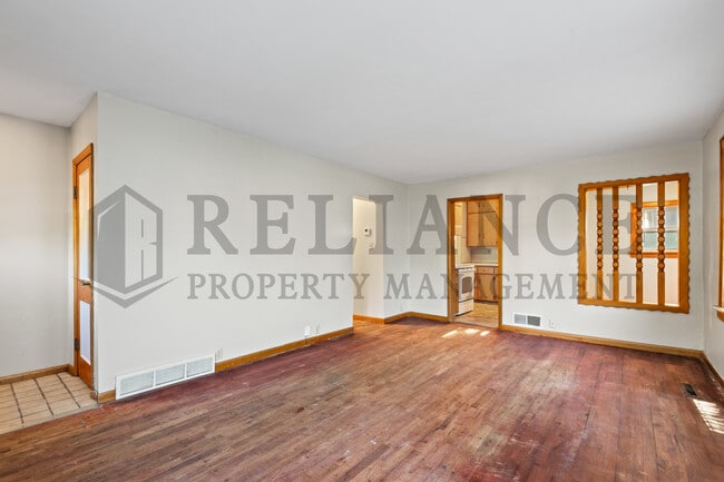 Building Photo - 216 S Meridian Ave