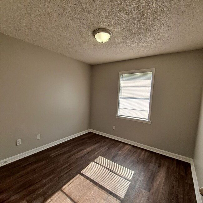 Building Photo - 4839 Applestone St