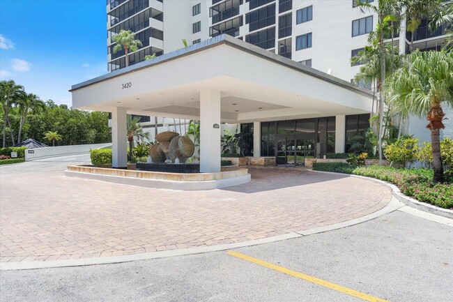 Building Photo - 3420 S Ocean Blvd