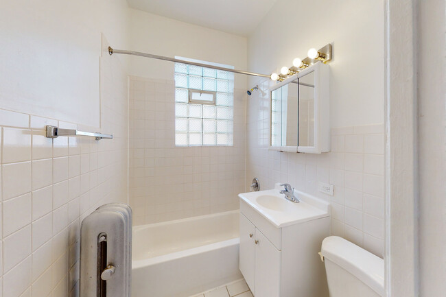 Bathroom - 5415 S. Woodlawn Avenue