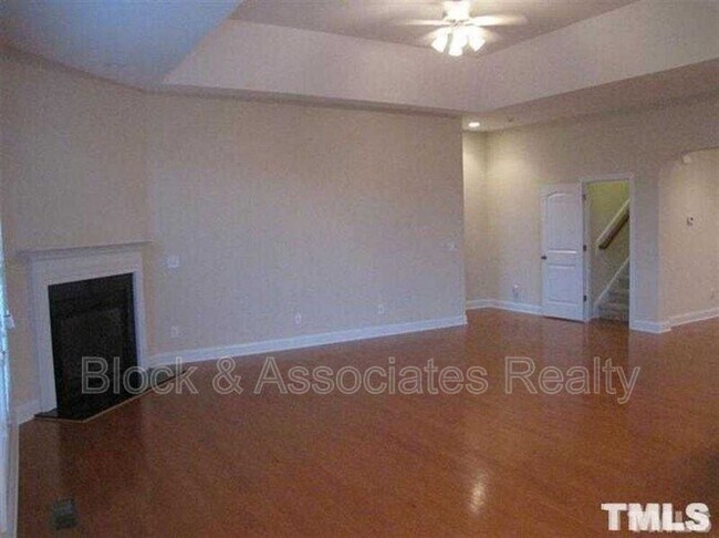 Building Photo - 706 Weavers Ridge Dr
