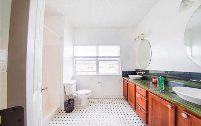 Building Photo - 5409 Saint Stephens Ct