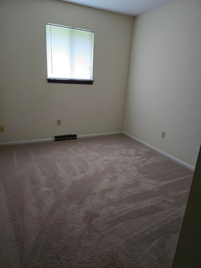 Building Photo - 2906-2908 N. Willowbrook