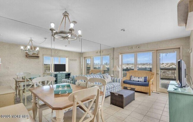 Building Photo - 2108 S Ocean Ave