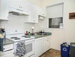 Building Photo - 1386 Beacon St