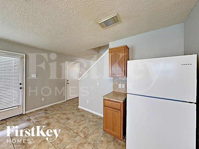 Building Photo - 3510 Fuller Bluff Dr
