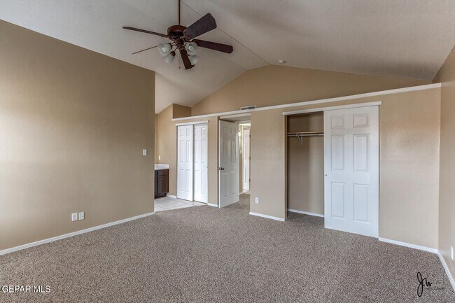 Building Photo - 10789 Pleasant Sand Dr