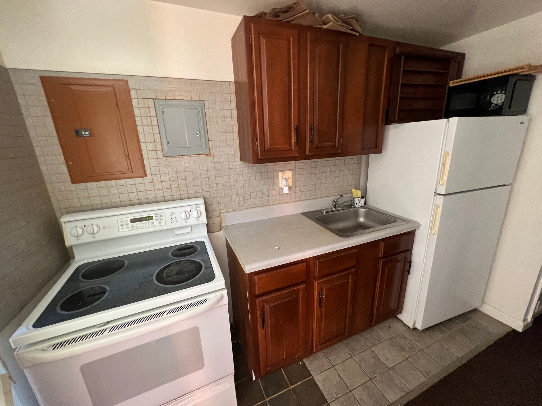 Building Photo - 4004 Cole Blvd SE