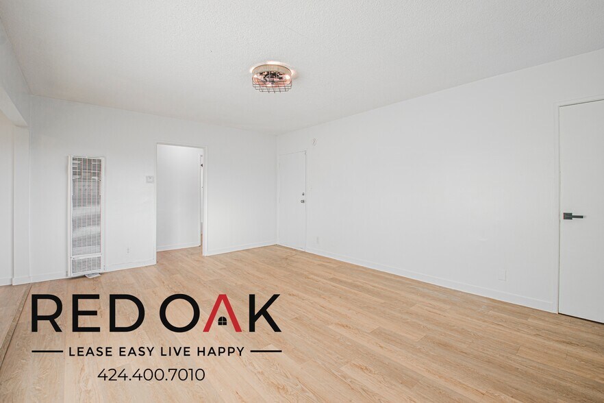 Building Photo - 1115 W 111th St