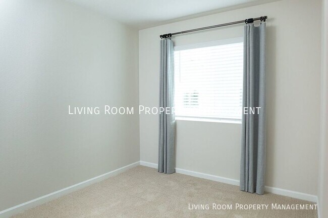 Building Photo - Spacious Townhome in Bethany with an Offic...