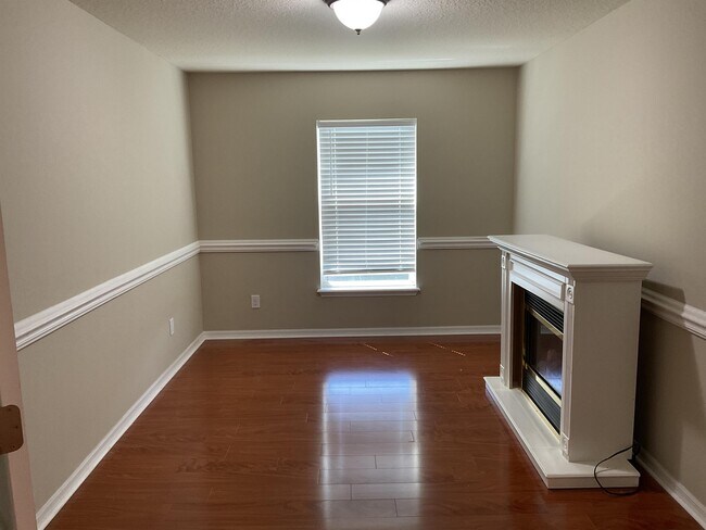 Building Photo - 3302 Fawnwood Dr