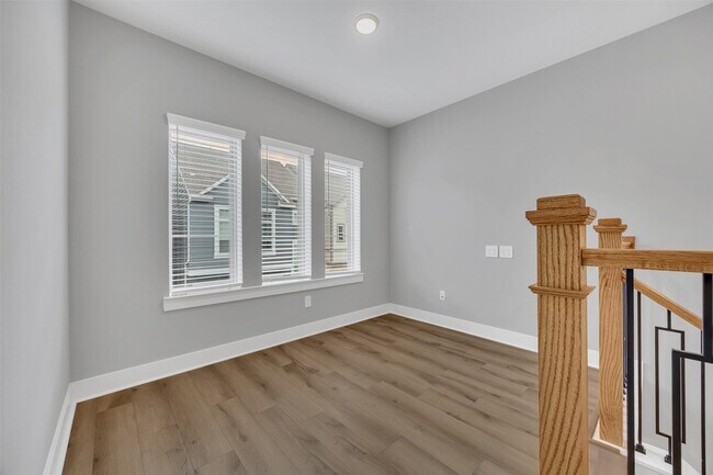 Building Photo - 10919 Brambling Wood Dr