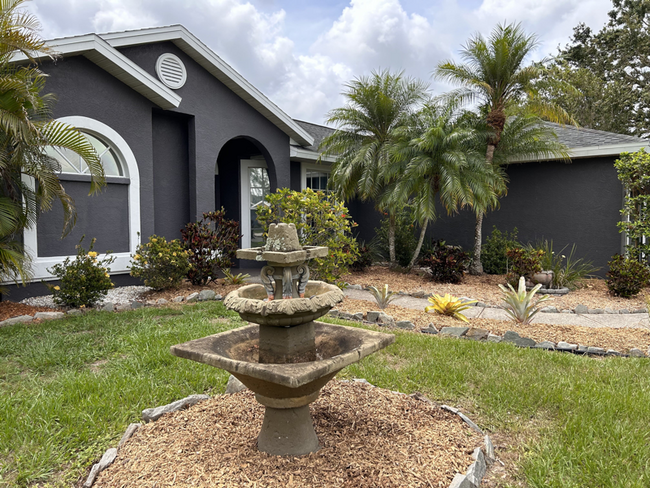 Building Photo - 6504 64th Dr E