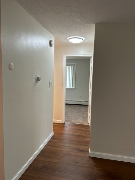 Building Photo - 1 Lancelot Court