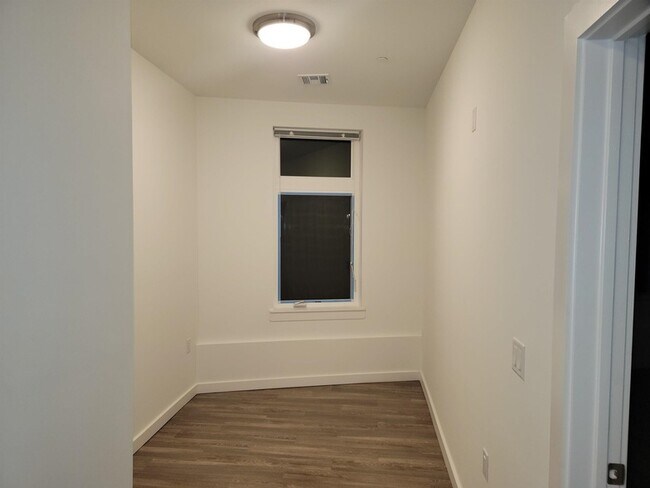 Building Photo - 61 Virginia Ave