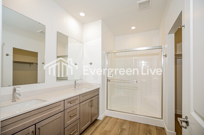 Building Photo - 301 Ravello St