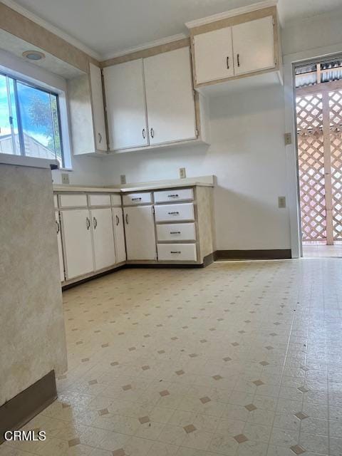 Building Photo - 544 Saratoga St