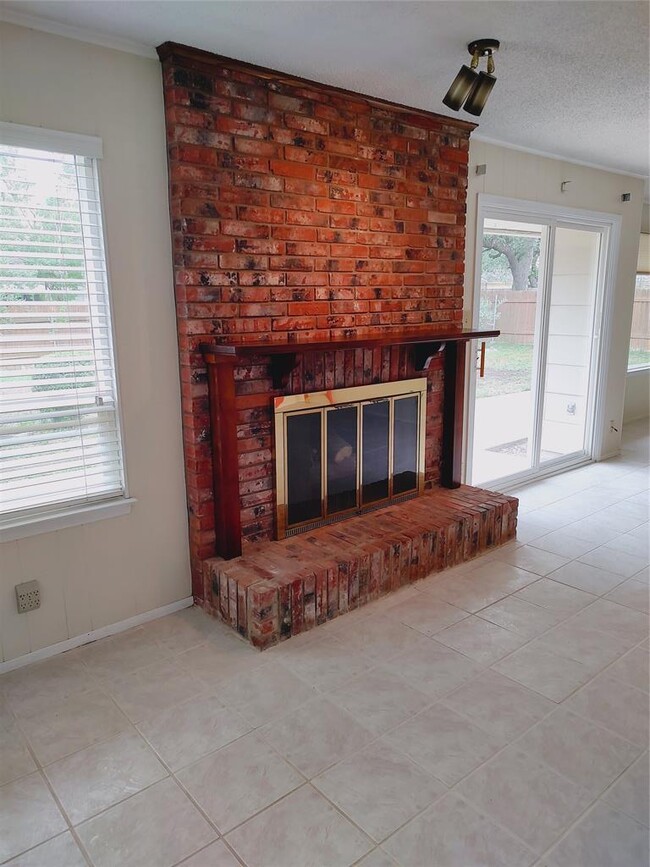 Building Photo - 4207 Las Palmas Dr