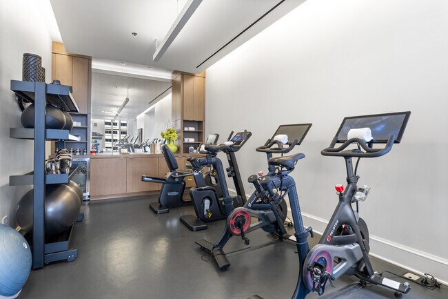 Building Photo - 118 E Erie St