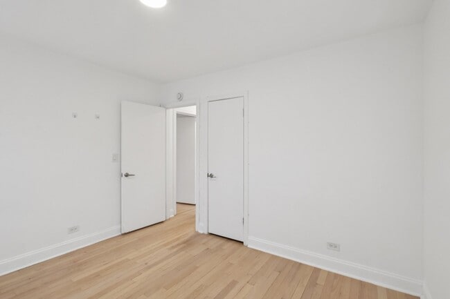 Building Photo - 2602 Bennett Ave