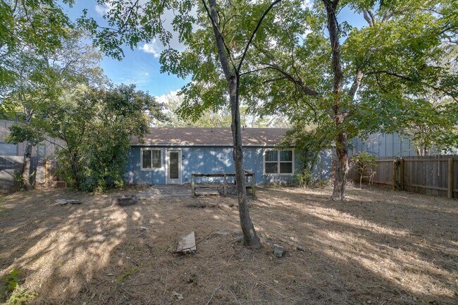 Building Photo - 7100 Barnsdale Way