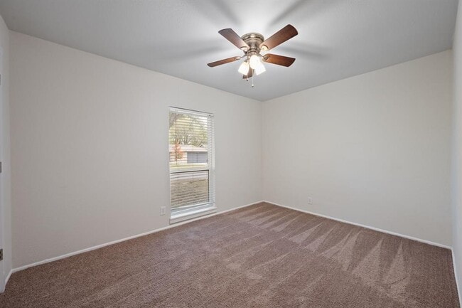 Building Photo - 6305 Clubway Ln