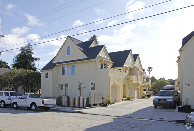 Building Photo - Clay Residences