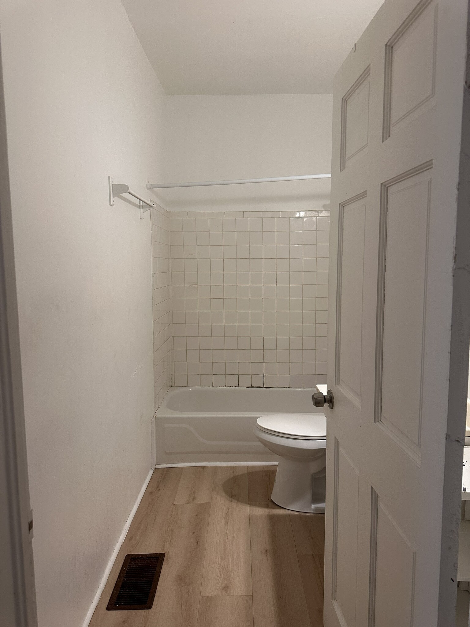 Bathroom - 448 Calhoun St NW