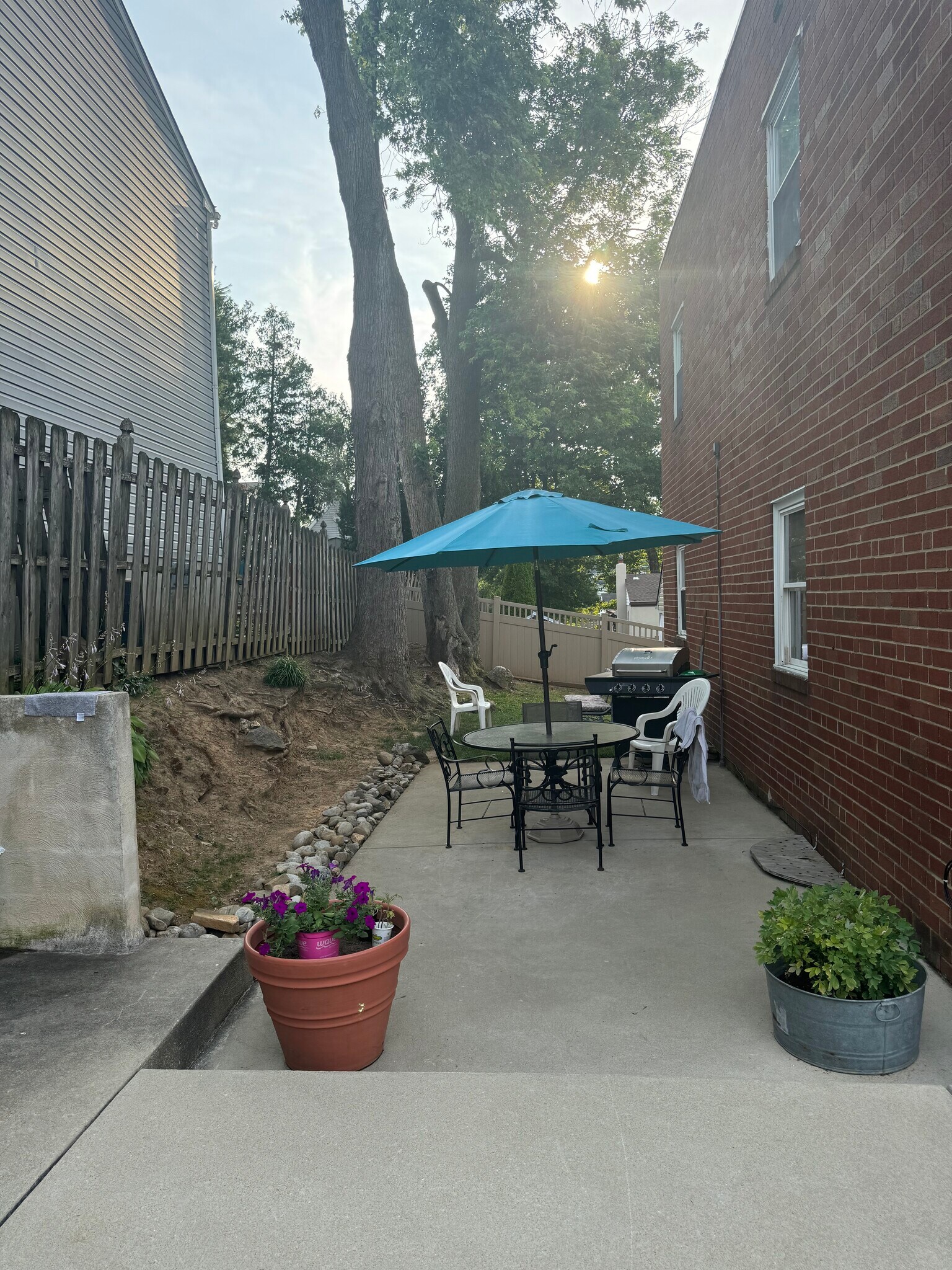 Building Photo - 118 3rd Ave