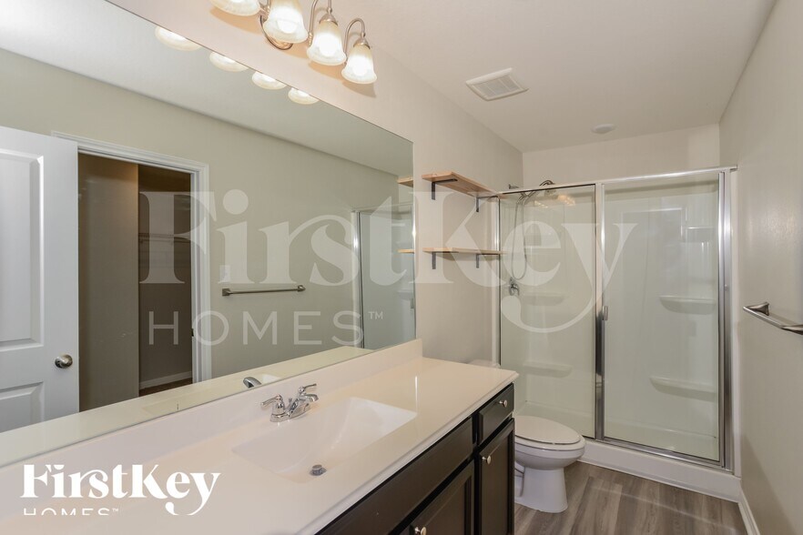 Building Photo - 13403 Summer Light